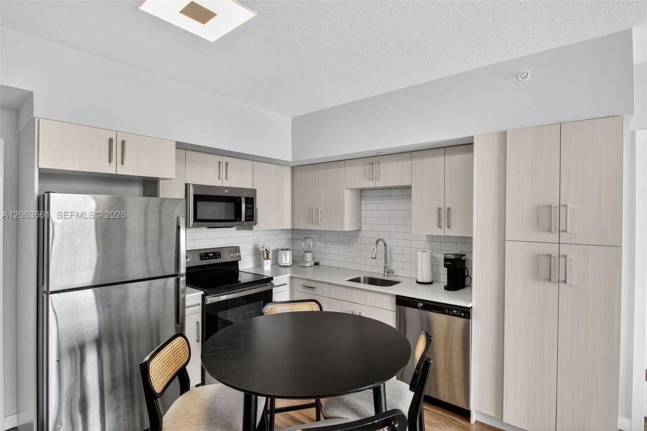 1110 NW 1st St , Unit 607, Miami, FL 33128 Photo