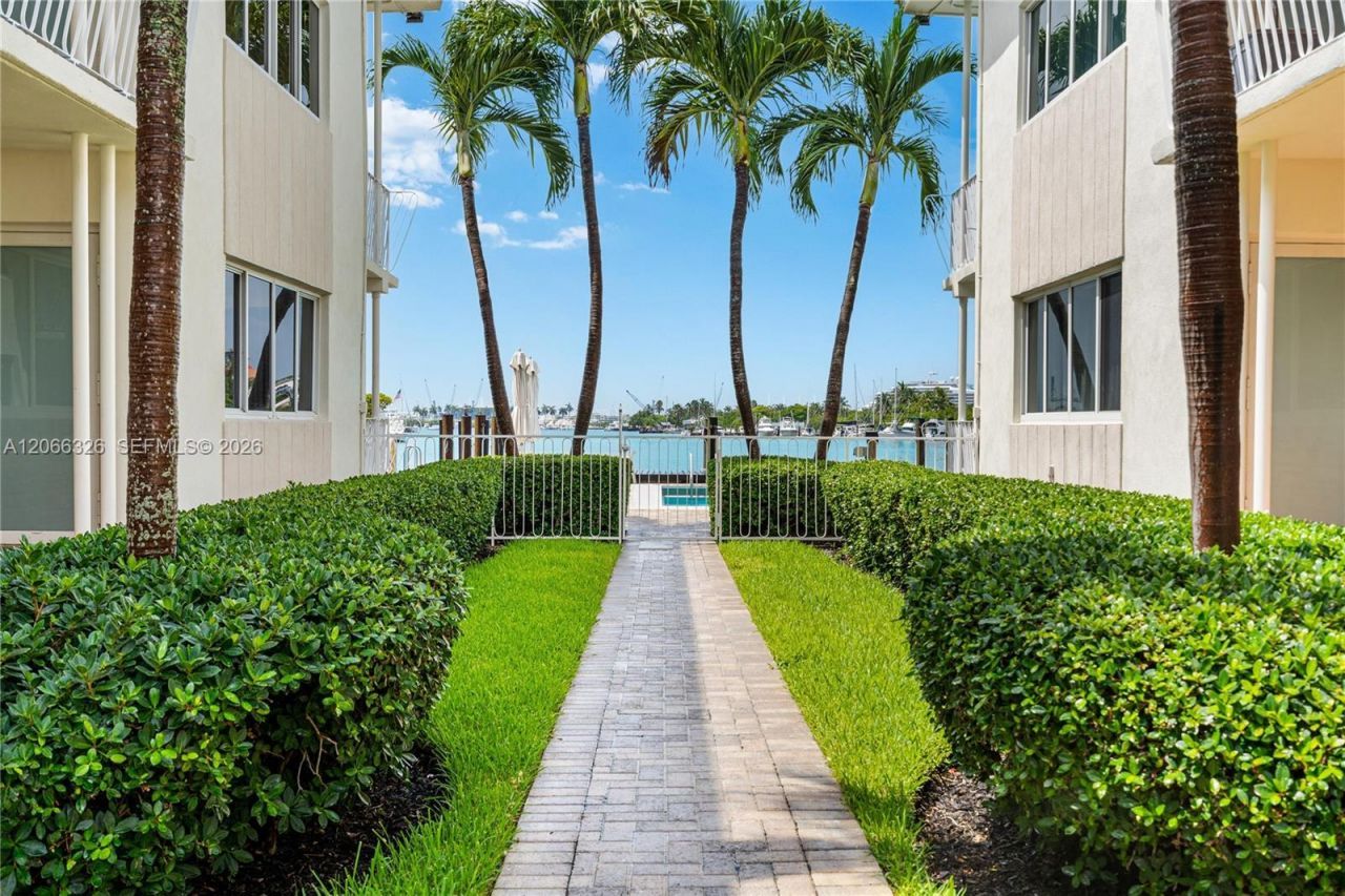 1120 Venetian Way , Unit 1C, Miami, FL 33139 Photo