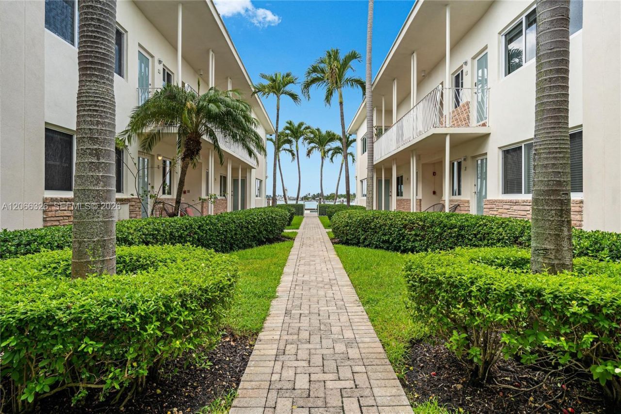 1120 Venetian Way , Unit 1C, Miami, FL 33139 Photo