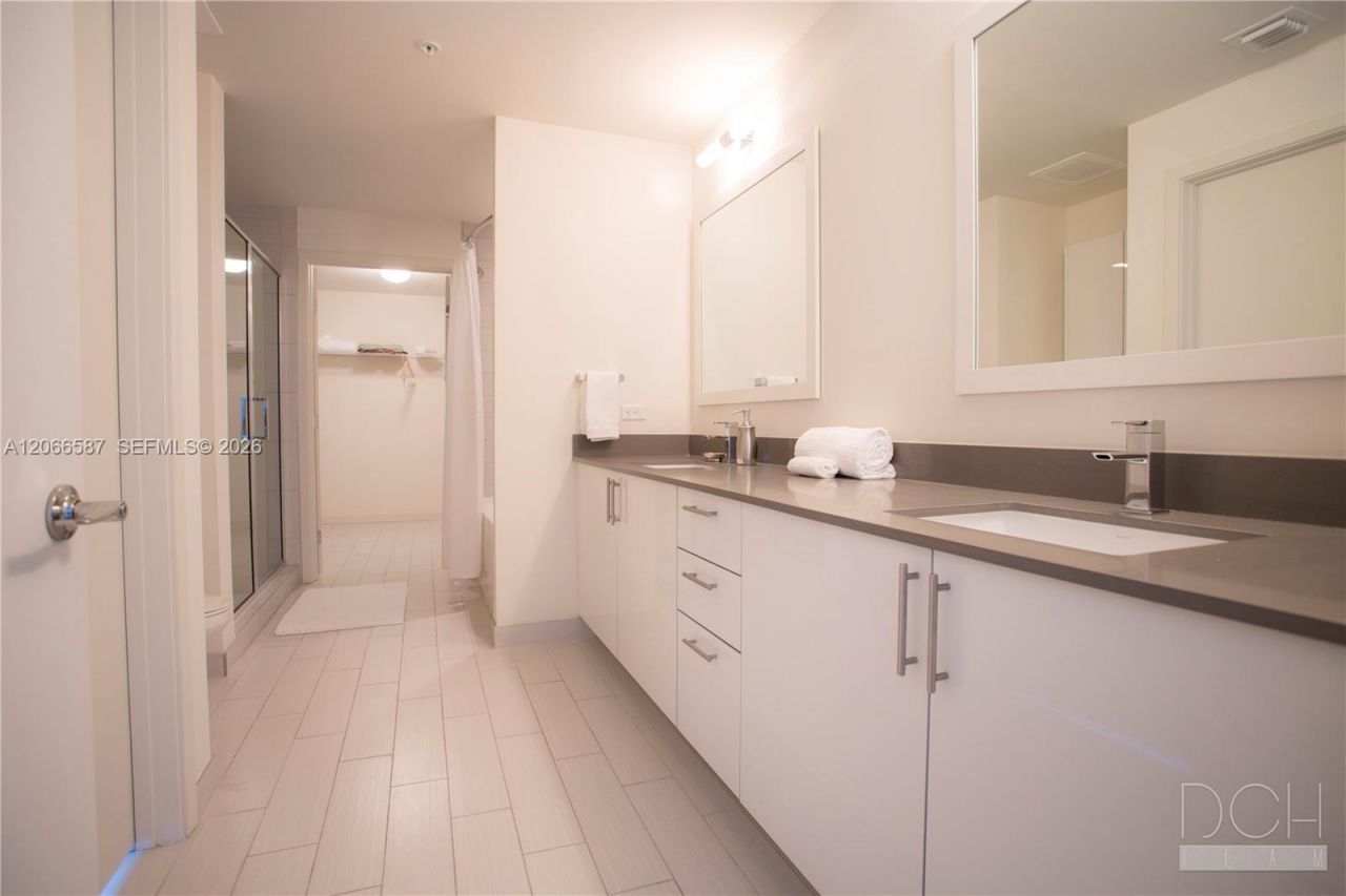 999 SW 1st Ave, Unit 2915, Miami, FL 33130 Photo