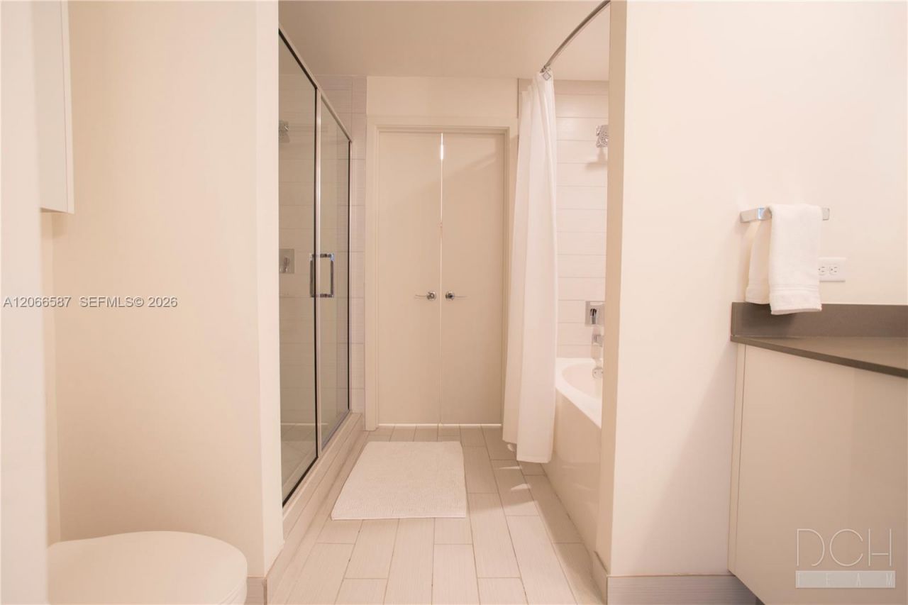 999 SW 1st Ave, Unit 2915, Miami, FL 33130 Photo