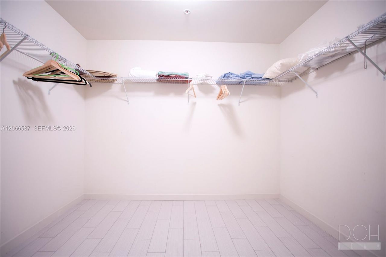999 SW 1st Ave, Unit 2915, Miami, FL 33130 Photo