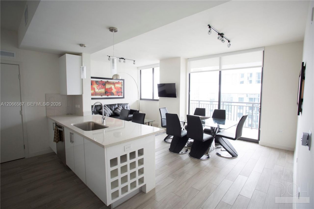 999 SW 1st Ave, Unit 2915, Miami, FL 33130 Photo