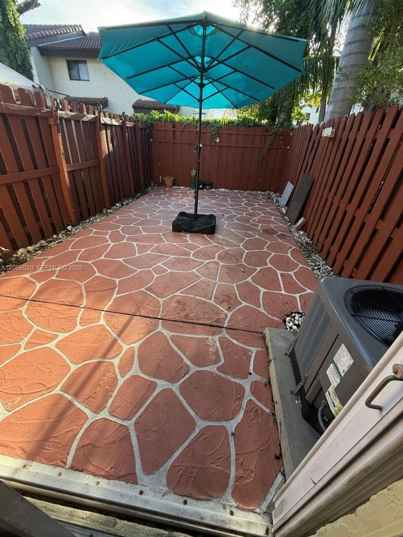 560 NW 82nd Pl, Unit 305, Miami, FL 33126 Photo