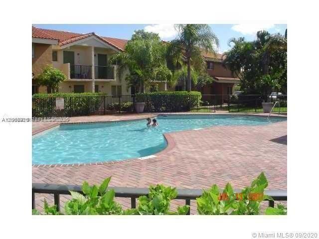 560 NW 82nd Pl, Unit 305, Miami, FL 33126 Photo