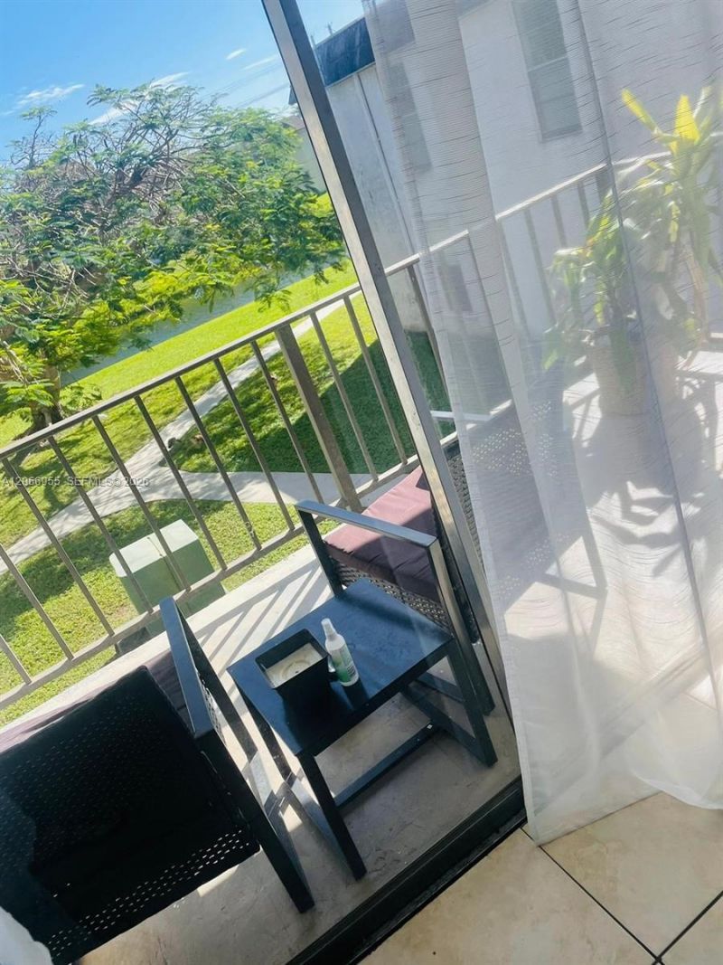 10393 N Kendall Dr , Unit U6, Miami, FL 33176 Photo