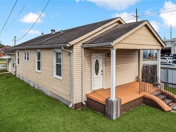 419 W SAINT BERNARD Highway , Chalmette, LA 70043