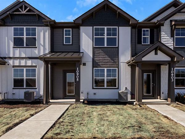 548 E 120th Place , Crown Point, IN 46307