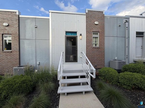226 E Residence Pl, Sioux Falls, SD 57104