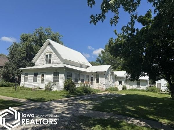 205 N Hamilton Street, Keota, IA 52248