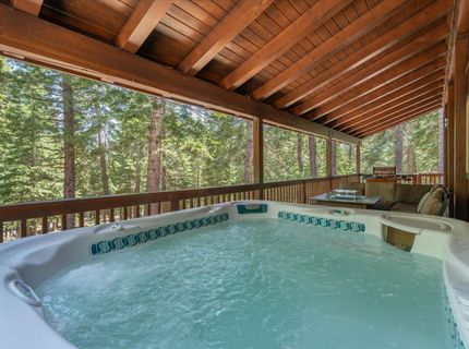 13666 Pathway Avenue , Truckee, CA 96161 Photo