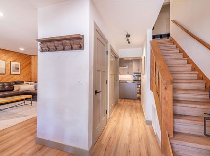 13666 Pathway Avenue , Truckee, CA 96161 Photo
