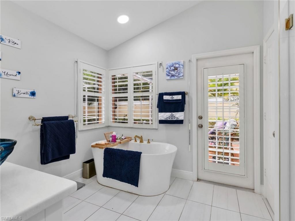 1256 Naples Lake Dr , Naples, FL 34104 Photo