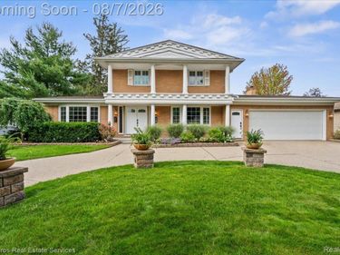 16 Crestwood Drive, Vlg of Grosse Pointe Shores, Mi 48236