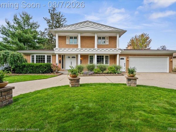 16 Crestwood Drive, Vlg of Grosse Pointe Shores, Mi 48236