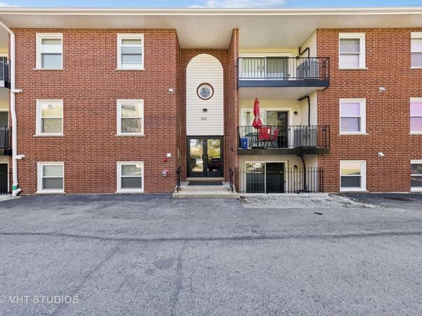515 N Cass Avenue , Unit 2B, Westmont, IL 60559
