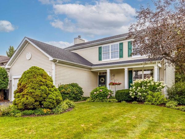 220 Meadowlark Circle , Lindenhurst, IL 60046
