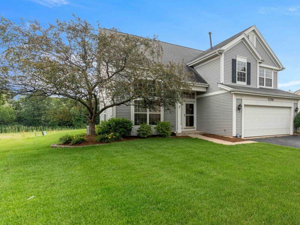 1256 Pennsbury Lane, Aurora, IL 60502