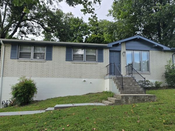 125 Curtis Cross Roads , Hendersonville, TN 37075