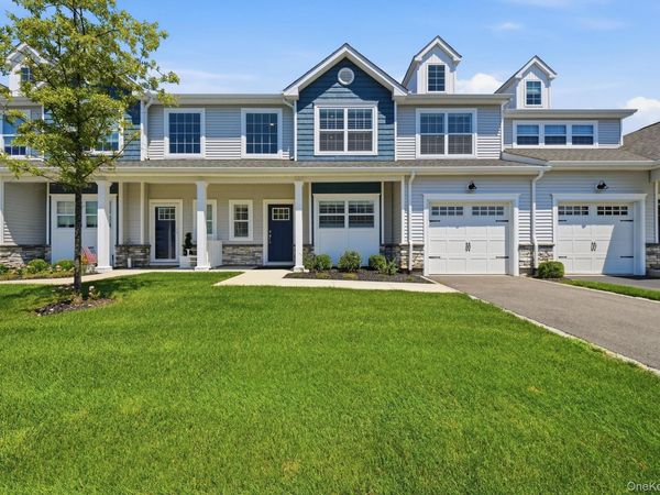 72 Farm Acre Circle , Mount Sinai, NY 11766