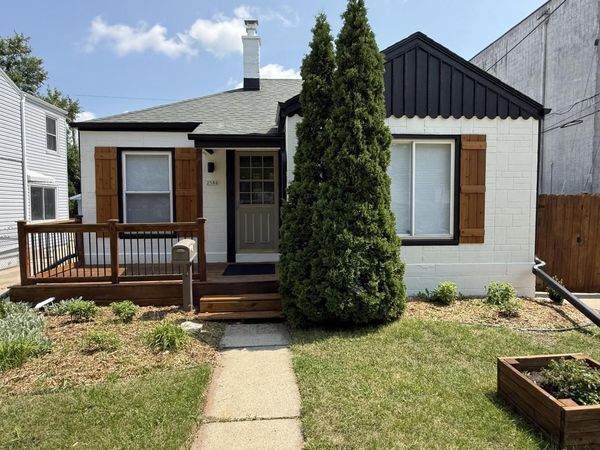 2586 S 77th STREET, West Allis, WI 53219