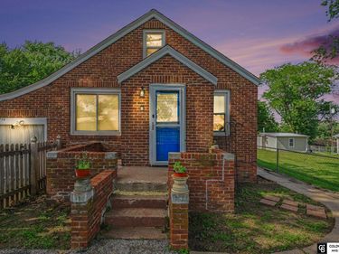 2714 W Chandler Road, Bellevue, NE 68147