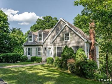18 Smoke Ridge , Sherman, CT 06784