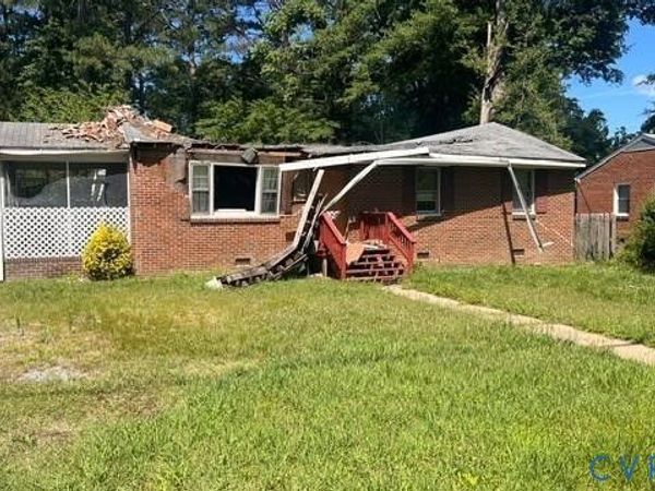 2714 Oak Hill Road, Petersburg, VA 23805