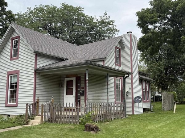 2414 S Vine Street, Yorktown, IN 47396