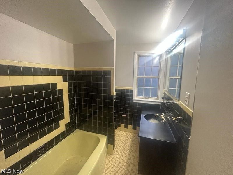2079 S Green Road, South Euclid, OH 44121 Photo 7