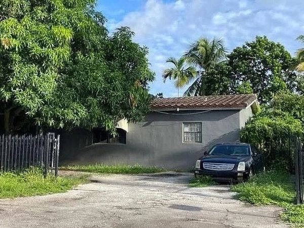 845 NW 144th Street , Miami, FL 33168