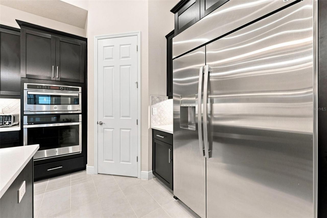 10370 Meadowrun Drive, Lithia, FL 33547 Photo