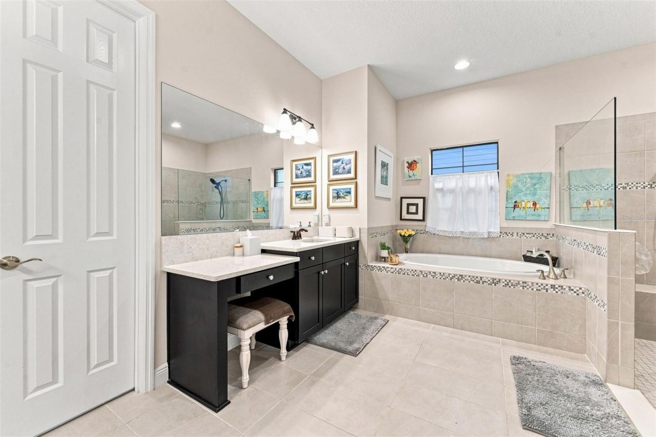 10370 Meadowrun Drive, Lithia, FL 33547 Photo