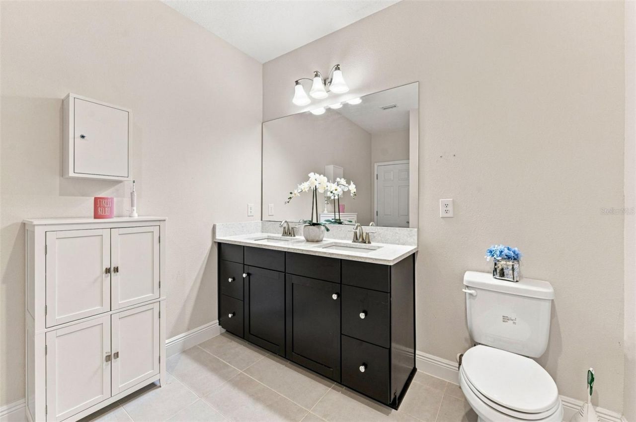 10370 Meadowrun Drive, Lithia, FL 33547 Photo