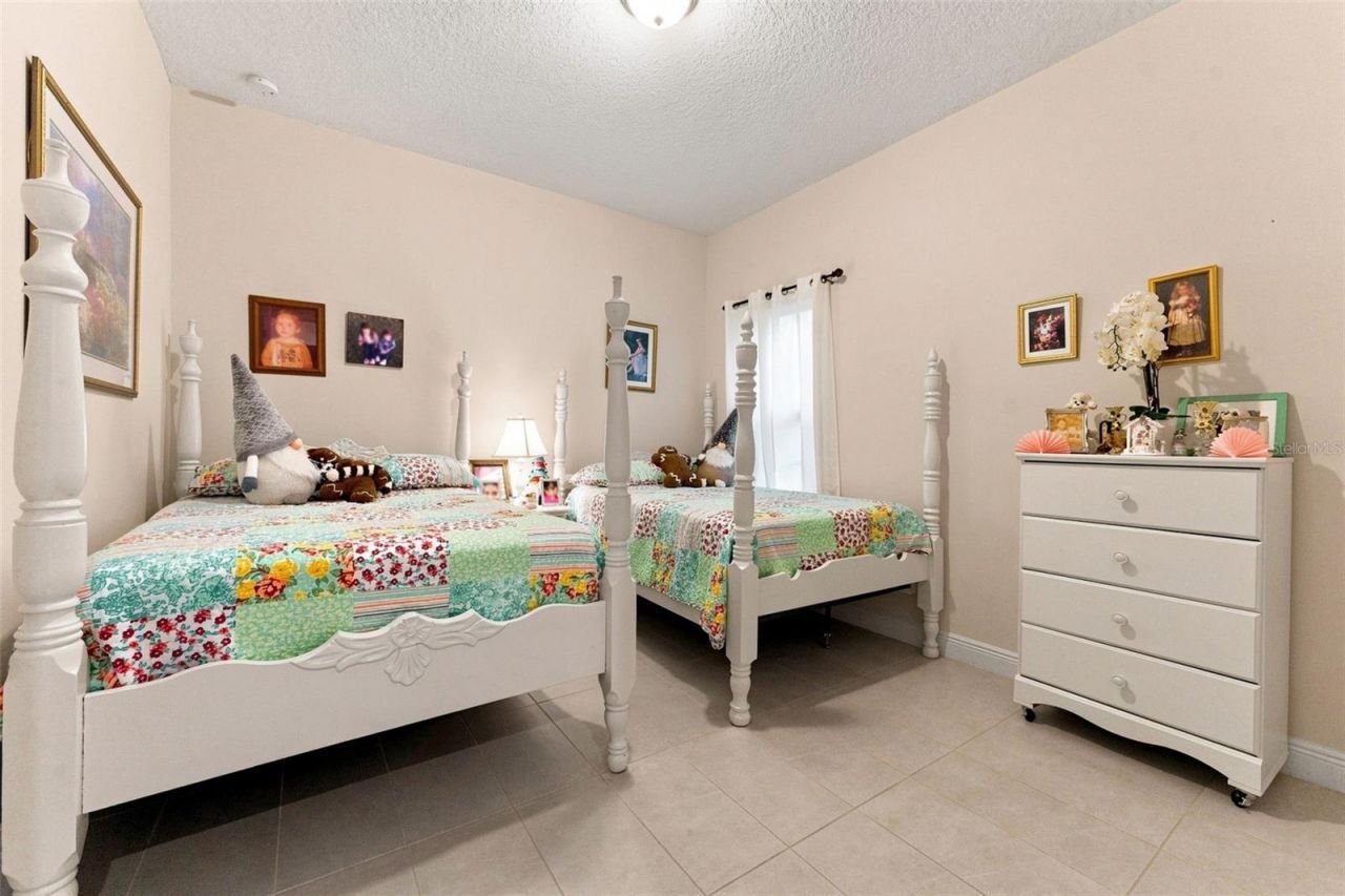 10370 Meadowrun Drive, Lithia, FL 33547 Photo