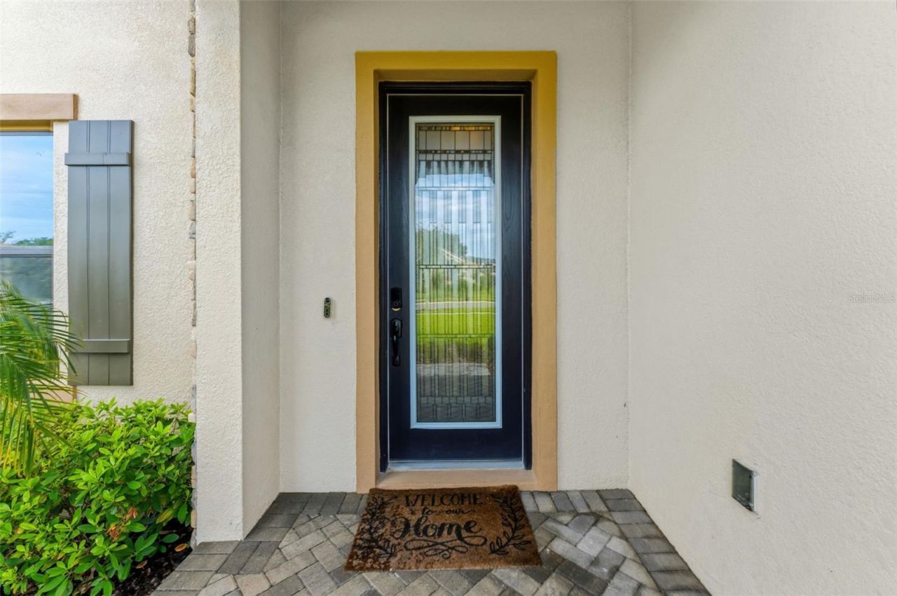 10370 Meadowrun Drive, Lithia, FL 33547 Photo