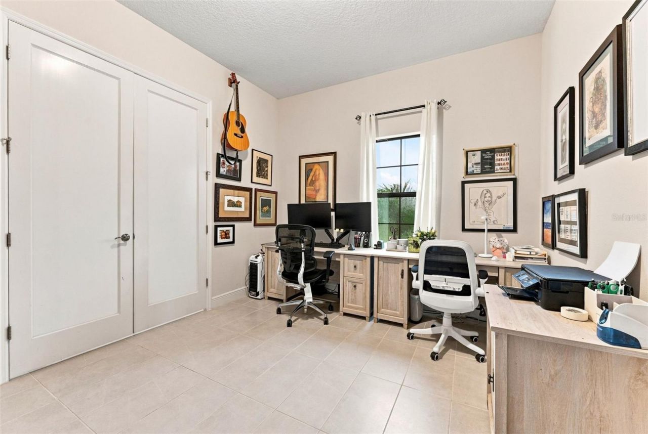10370 Meadowrun Drive, Lithia, FL 33547 Photo