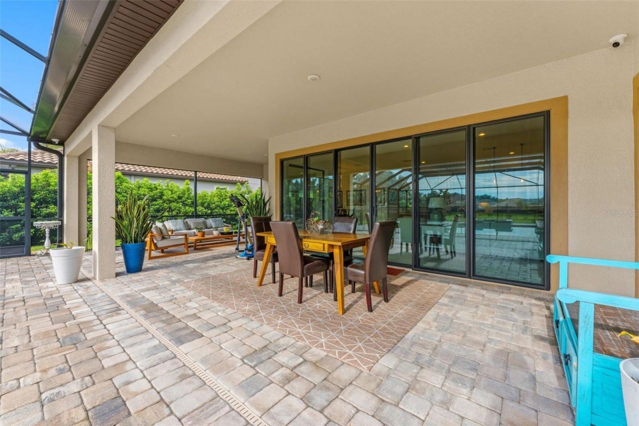 10370 Meadowrun Drive, Lithia, FL 33547 Photo
