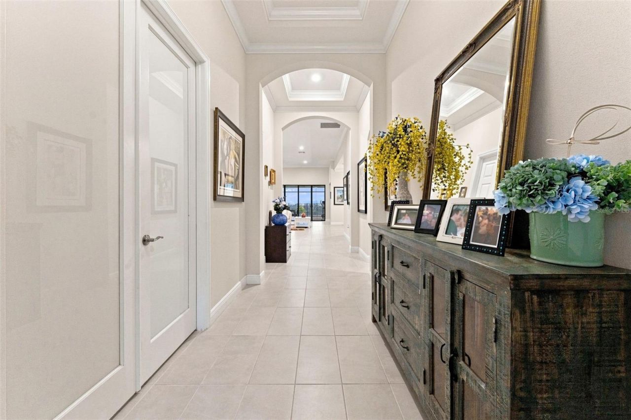 10370 Meadowrun Drive, Lithia, FL 33547 Photo