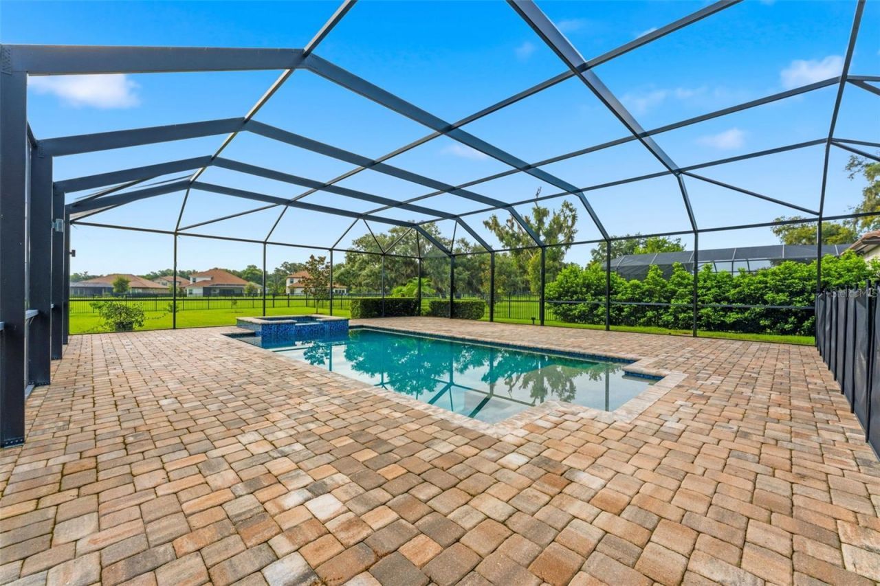 10370 Meadowrun Drive, Lithia, FL 33547 Photo