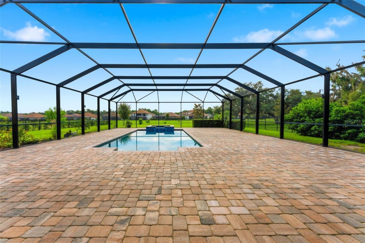 10370 Meadowrun Drive, Lithia, FL 33547 Photo