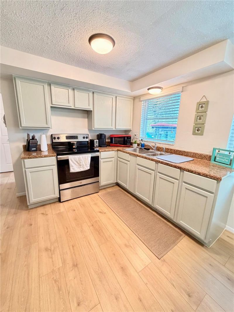 1322 N Pinellas Avenue, Tarpon Springs, FL 34689 Photo