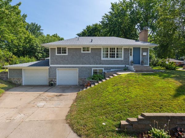 7729 Plymouth Avenue N, Golden Valley, MN 55427