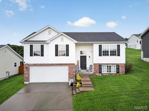 8 Somerfield Drive, Union, MO 63084