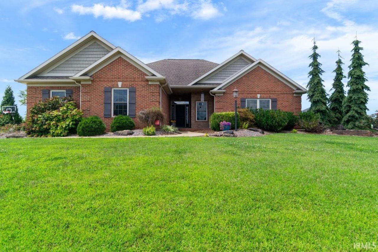 343 Sunshine Drive, Jasper, IN 47546 Main Photo