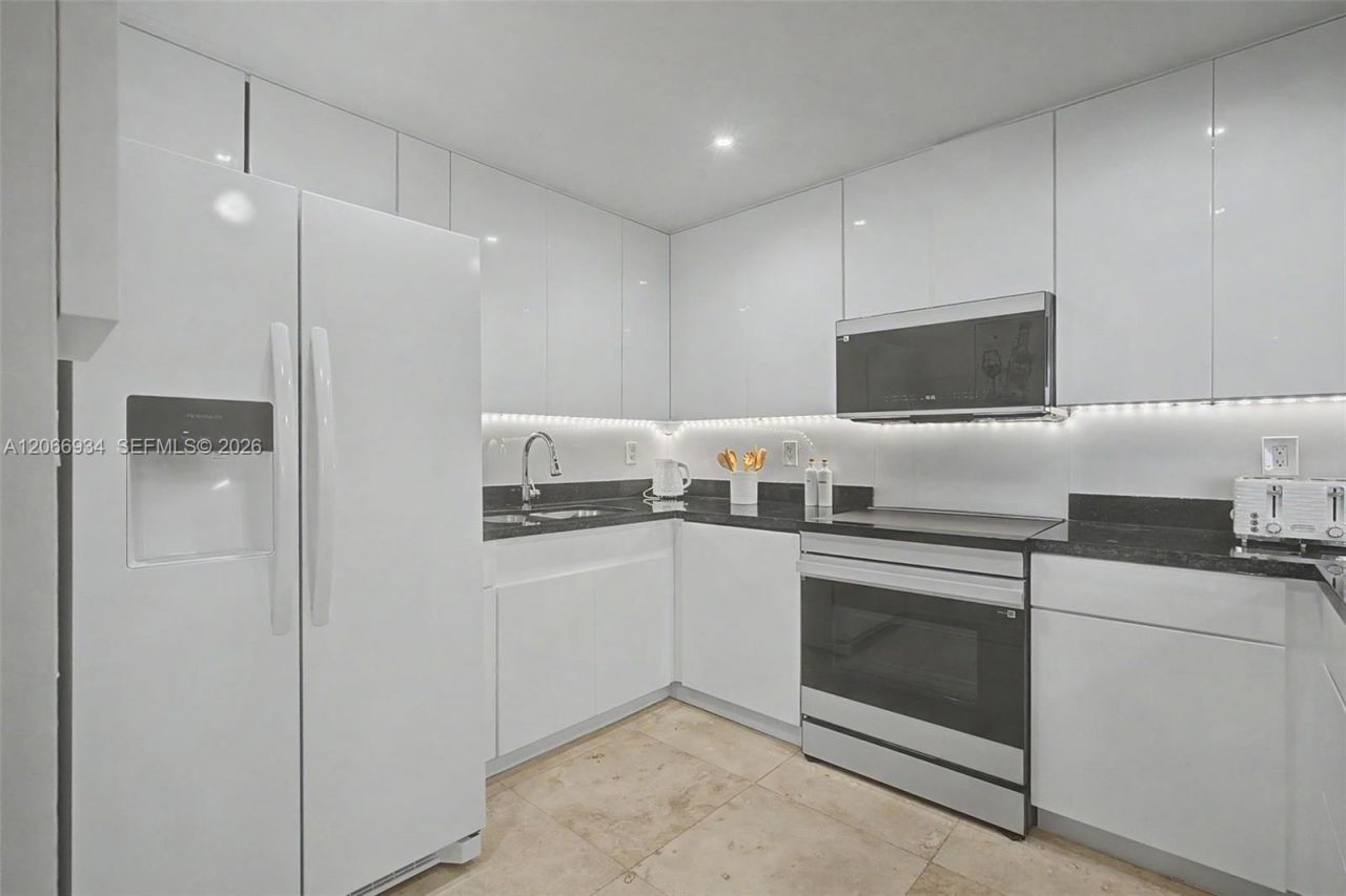2301 Collins Ave, Unit 908, Miami Beach, FL 33139 Photo