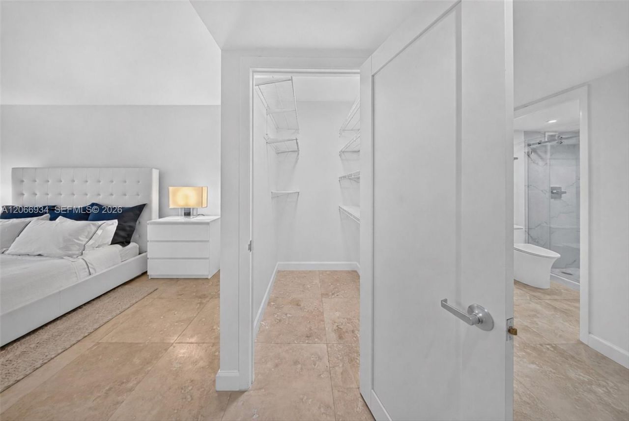 2301 Collins Ave, Unit 908, Miami Beach, FL 33139 Photo