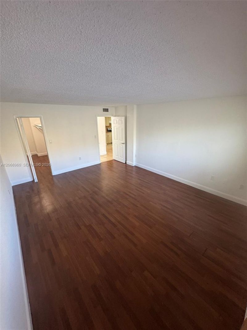 6970 NW 186th St , Unit 3-212, Hialeah, FL 33015 Photo