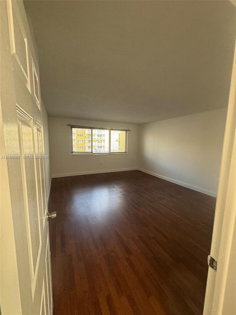6970 NW 186th St , Unit 3-212, Hialeah, FL 33015 Photo