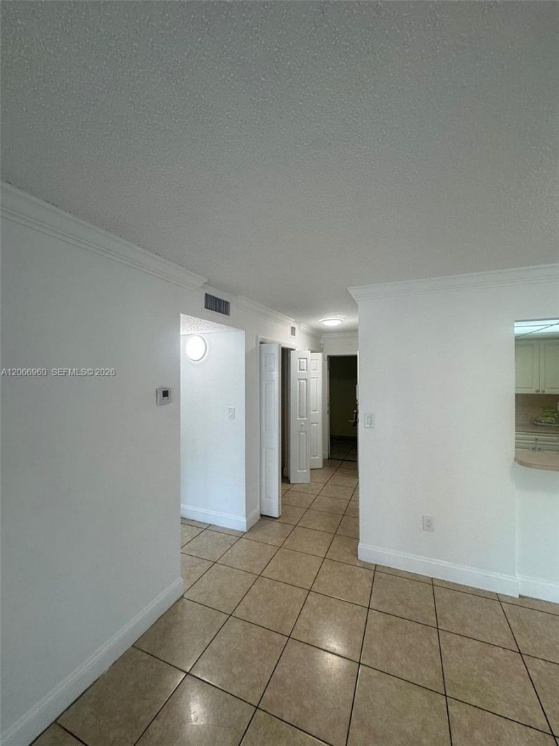 6970 NW 186th St , Unit 3-212, Hialeah, FL 33015 Photo